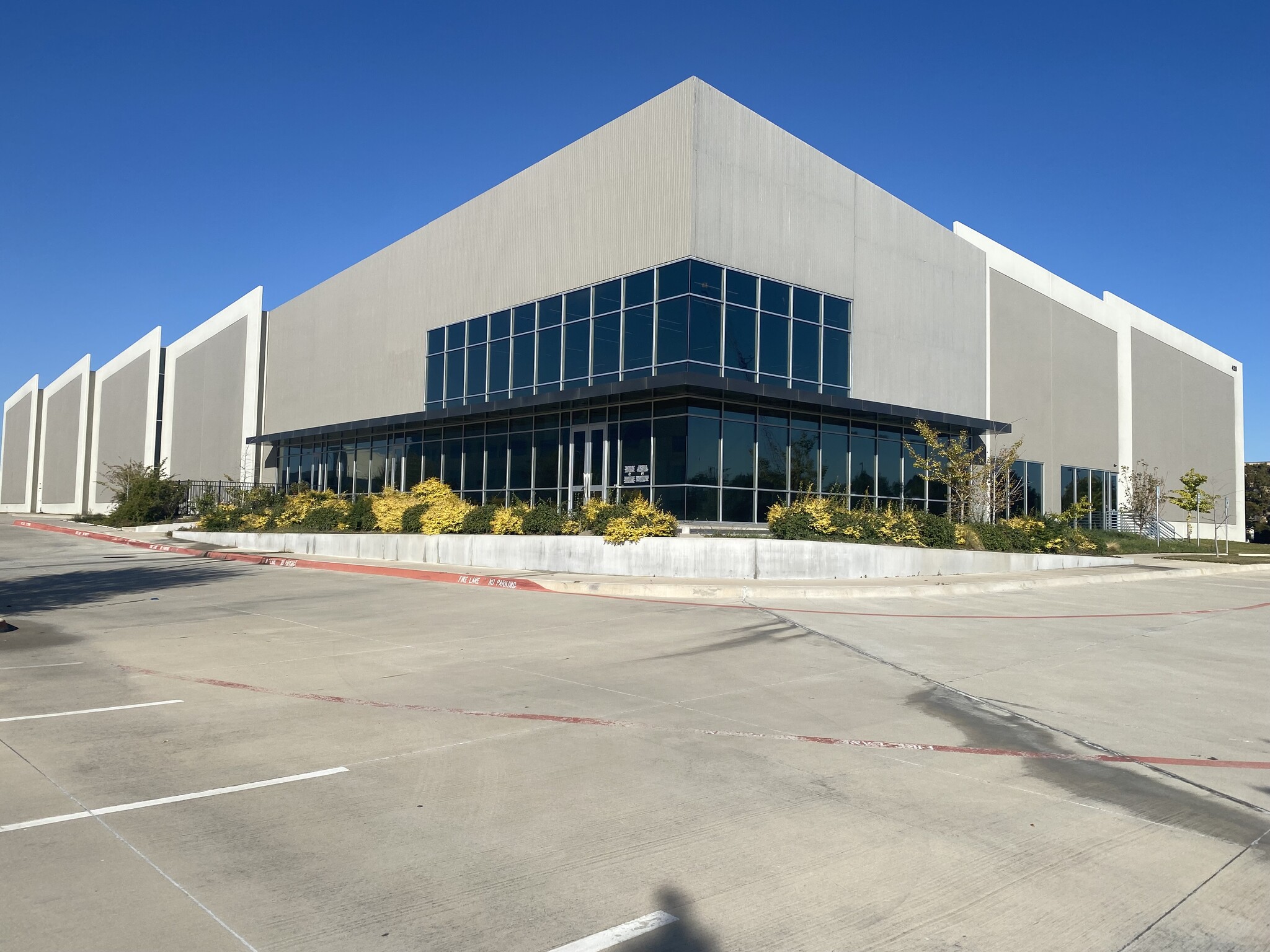 420 Century Pky, Allen, TX for lease Primary Photo- Image 1 of 2