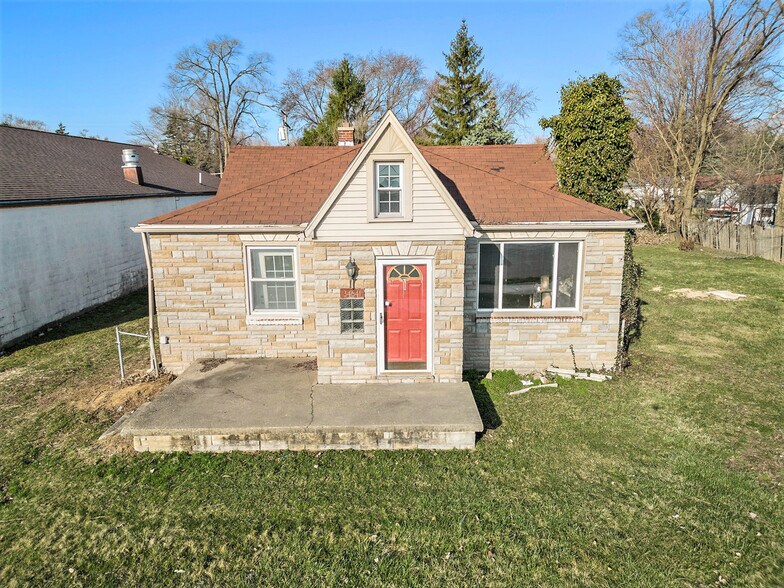 34641 Mound Rd, Sterling Heights, MI à vendre - Photo du bâtiment - Image 1 de 2