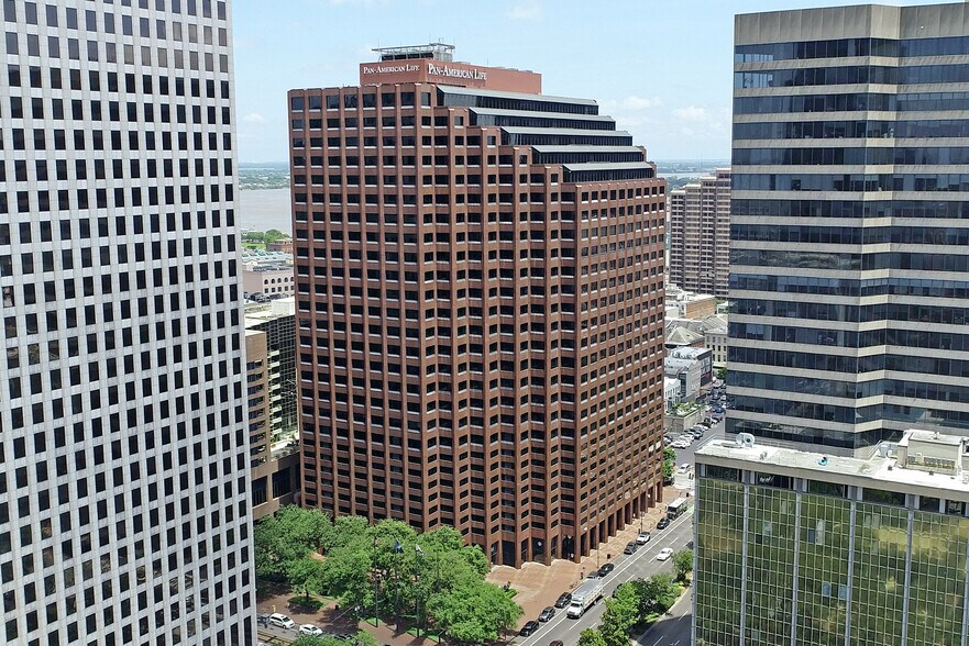 601 Poydras St, New Orleans, LA à louer - Photo du bâtiment - Image 1 de 6