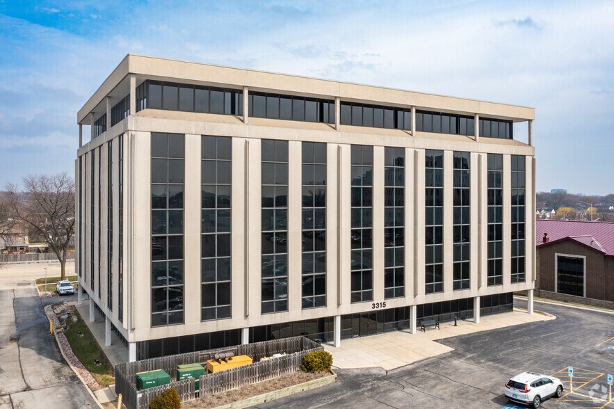 3315 Algonquin Rd, Rolling Meadows, IL à louer - Photo du bâtiment - Image 2 de 6