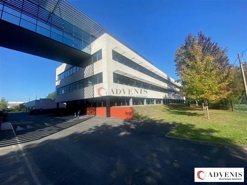 Office in Gradignan for lease Building Photo- Image 1 of 12