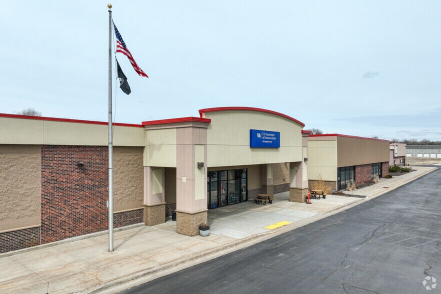 3551 Commercial Dr SW, Rochester, MN for lease - Building Photo - Image 2 of 7