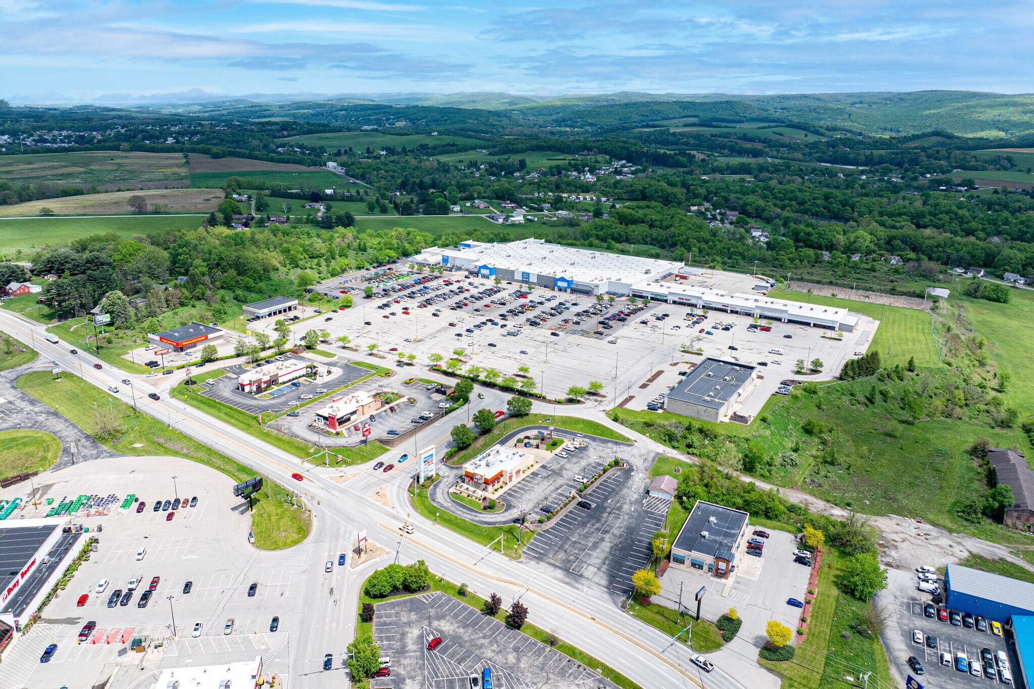 700-900 Summit Ridge Plz, Mount Pleasant, PA for lease Building Photo- Image 1 of 2