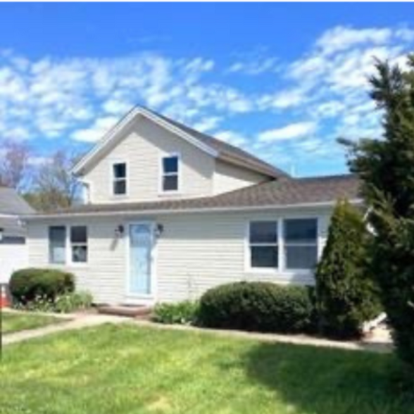 67 Lake St, Patchogue, NY for sale - Primary Photo - Image 1 of 15