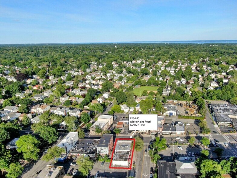 823 White Plains rd, Scarsdale, NY à vendre - Photo du bâtiment - Image 3 de 3