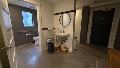 211 N Main St, Taylor, TX à louer Photo intérieure- Image 2 de 4