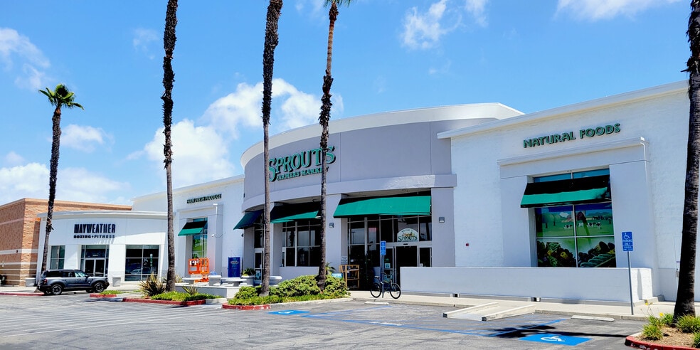 3010-3030 Harbor Blvd, Costa Mesa, CA à louer - Photo du bâtiment - Image 3 de 12