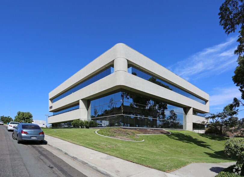 5151 Murphy Canyon Rd, San Diego, CA à louer - Photo du bâtiment - Image 3 de 9
