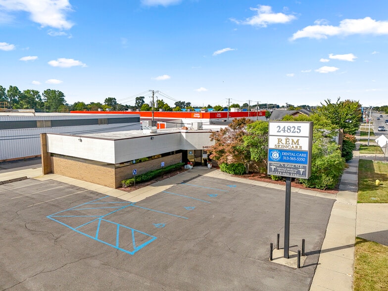 24825 Michigan Ave, Dearborn, MI for lease - Primary Photo - Image 1 of 55