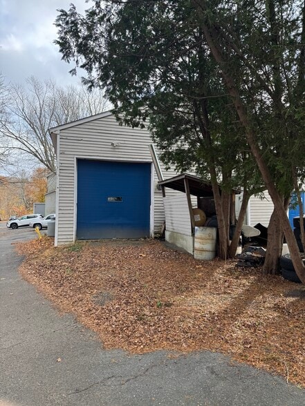 20 Main St, Tariffville, CT for lease - Building Photo - Image 2 of 2