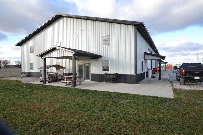 Plus de détails pour 3247 E State Road 28, Tipton, IN - Industriel à vendre