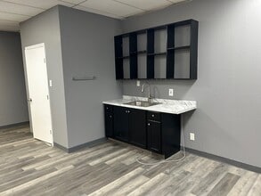 2734 W Kingsley Rd, Garland, TX for lease Interior Photo- Image 2 of 6