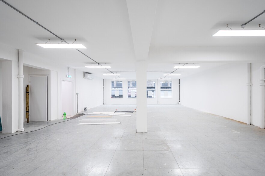 9-13 Osborn St, Londres à louer - Photo du bâtiment - Image 2 de 20