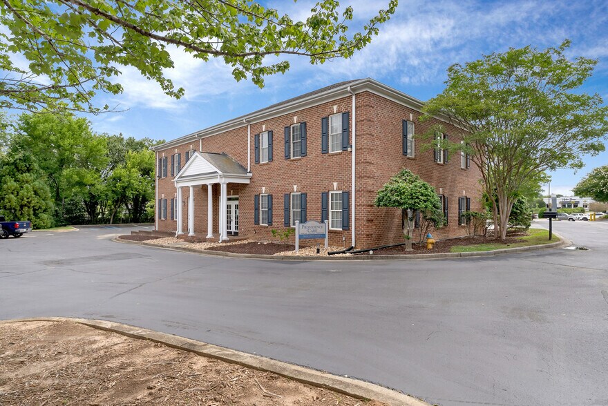 634 Fairview Rd, Simpsonville, SC à louer - Photo du bâtiment - Image 2 de 40