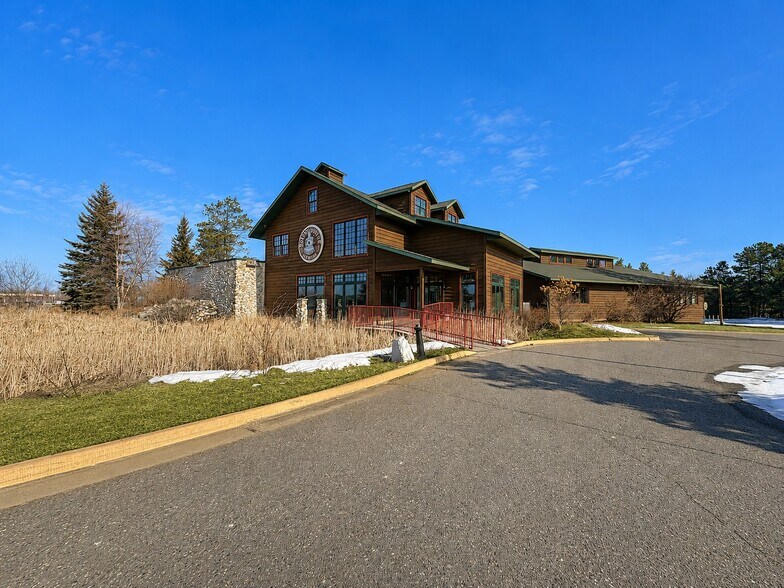 23836 Smiley Rd, Nisswa, MN à louer - Photo du bâtiment - Image 3 de 53