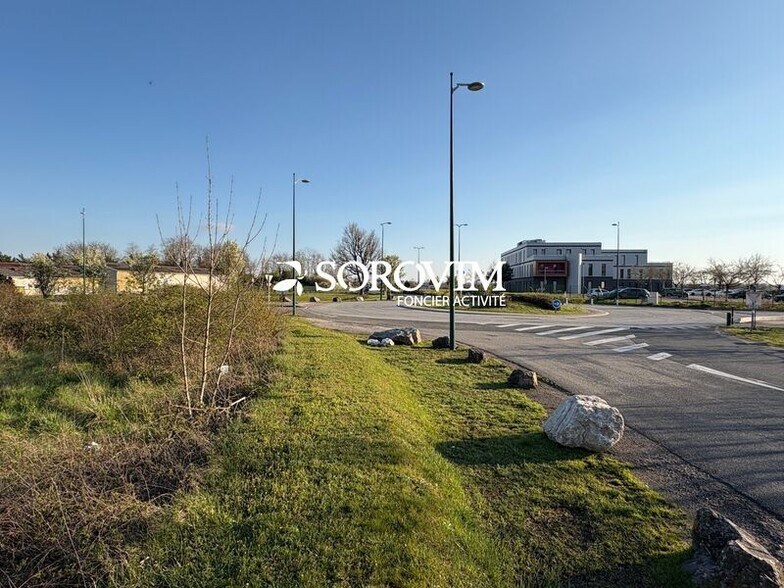 Avenue Satolas Green, Pusignan for lease - Building Photo - Image 3 of 4