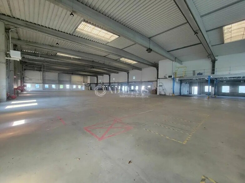 Industrial in Gennevilliers for lease - Interior Photo - Image 3 of 10