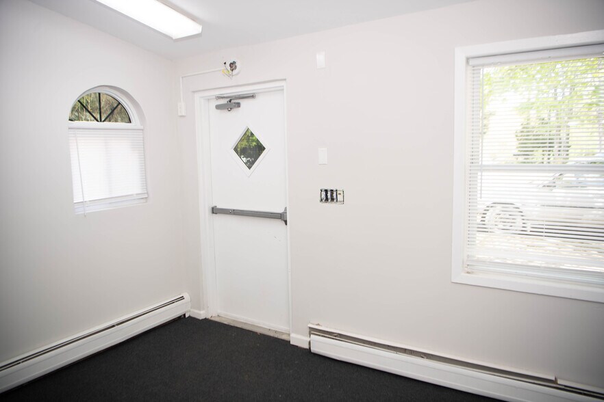 249 N Middletown Rd, Pearl River, NY à vendre - Photo intérieure - Image 3 de 27