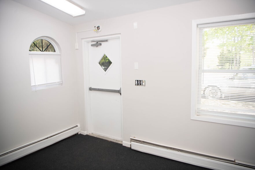 249 N Middletown Rd, Pearl River, NY à vendre - Photo intérieure - Image 3 de 27