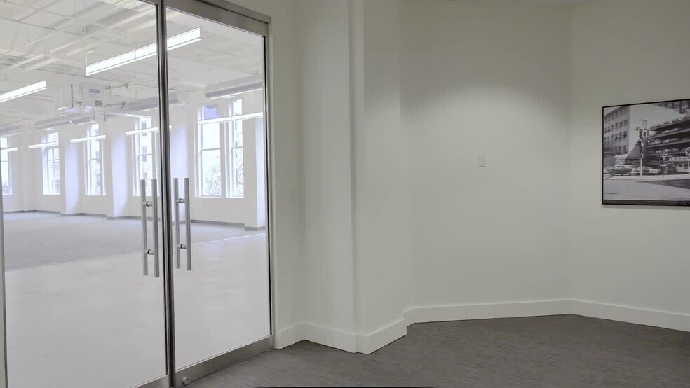 520-538 SW 6th Ave, Portland, OR à louer - Vidéo sur l’inscription commerciale - Image 2 de 9