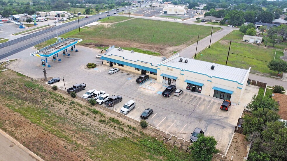 1071 E TX-46 Hwy, New Braunfels, TX for lease - Building Photo - Image 3 of 21