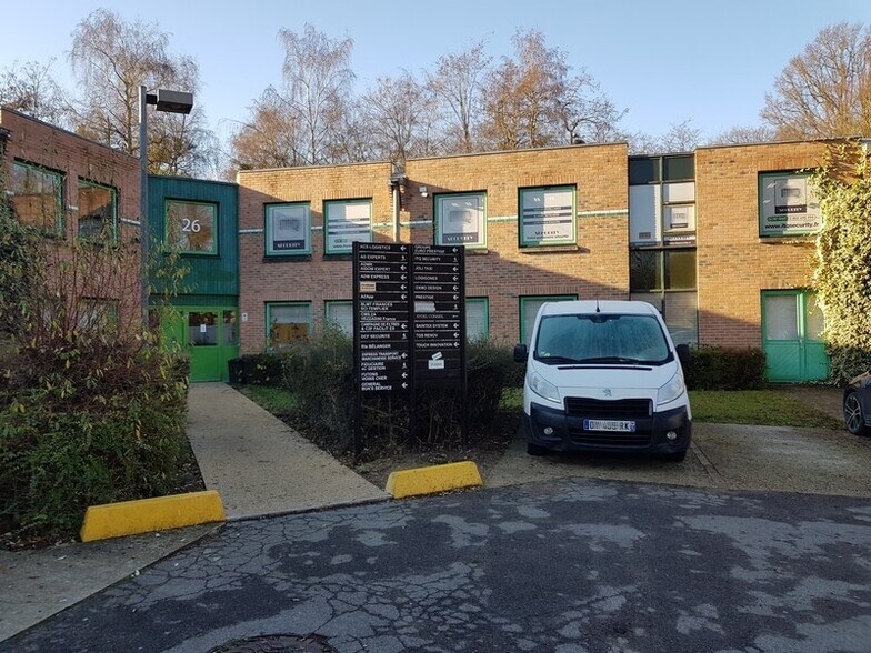 Rue De La Maison Rouge, Lognes for sale - Building Photo - Image 2 of 25