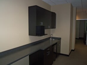 121 E Magnolia St, Friendswood, TX à louer Photo intérieure- Image 2 de 8