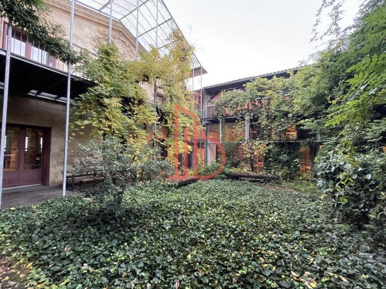 Office in Bordeaux for lease - Building Photo - Image 1 of 5