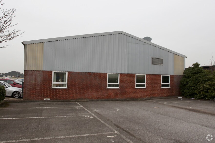 Northway Ln, Tewkesbury à vendre - Photo du bâtiment - Image 2 de 2