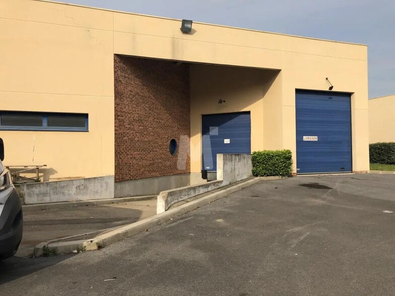 Flex in Moissy-Cramayel for lease - Building Photo - Image 3 of 11