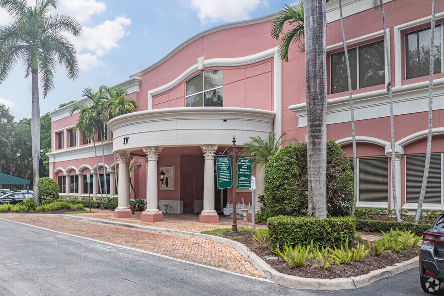 6274 Linton Blvd, Delray Beach, FL à louer - Photo du bâtiment - Image 2 de 5