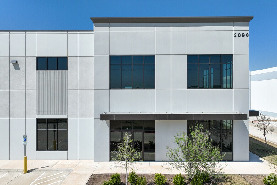 3090 Challenger Dr, Midlothian, TX for lease - Building Photo - Image 3 of 5