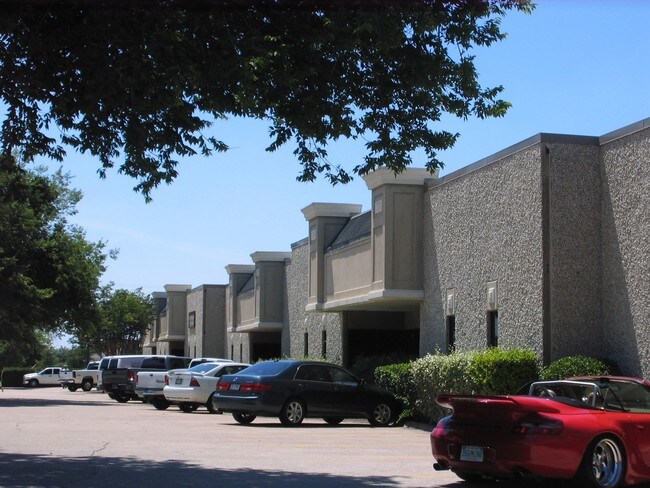 Plus de détails pour 4401-4419 Westgrove Dr, Addison, TX - Local d'activités à louer