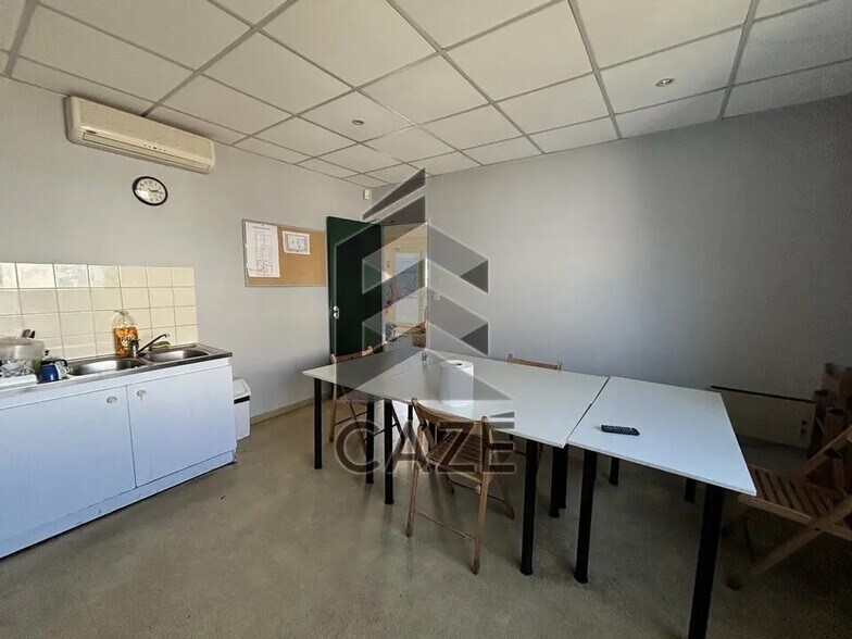 Office in Bordeaux for lease - Interior Photo - Image 3 of 6