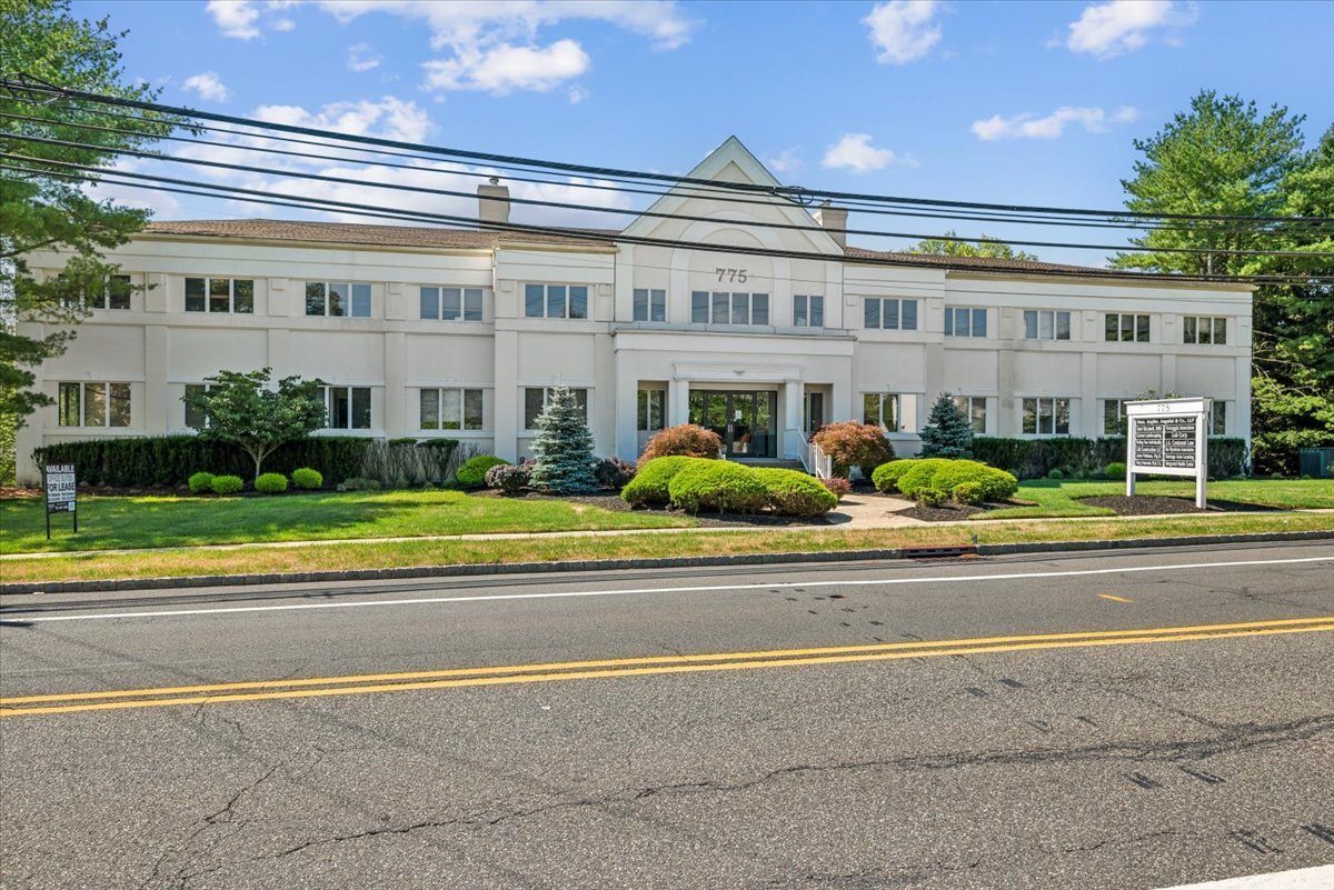 775 Mountain Blvd, Watchung, NJ à louer Photo du bâtiment- Image 1 de 25