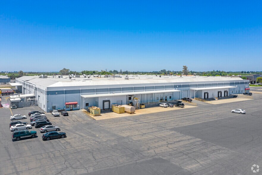 700 Kiernan Ave, Modesto, CA à louer - Photo du bâtiment - Image 2 de 8
