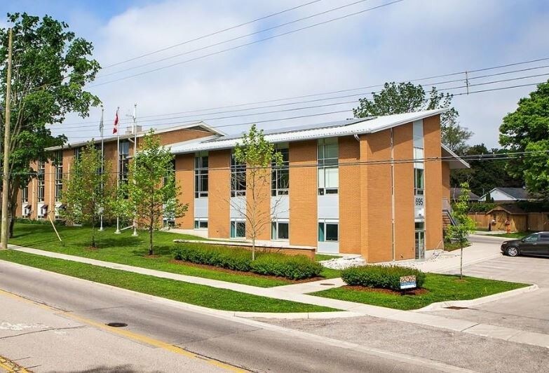 695 Riverside Dr, London, ON à vendre Photo principale- Image 1 de 1