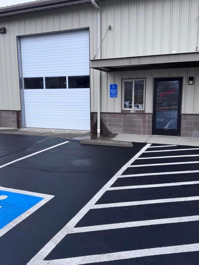 More details for 840 SE Woodland Blvd, Bend, OR - Industrial for Lease