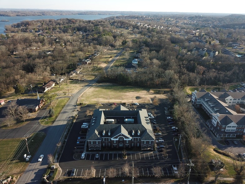 104 Country Club Dr, Hendersonville, TN for sale - Primary Photo - Image 1 of 8