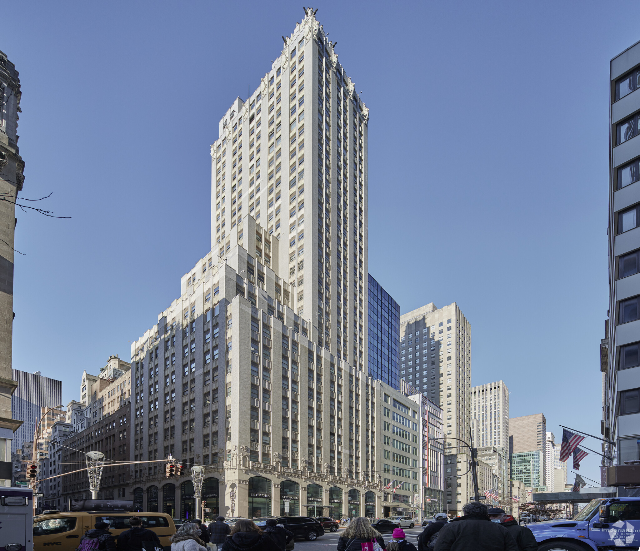 580 Fifth Ave, New York, NY for lease Primary Photo- Image 1 of 17