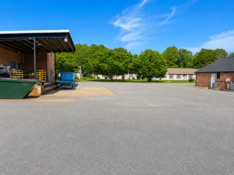 400 Wright St, Tappahannock, VA à vendre - Photo du bâtiment - Image 3 de 3