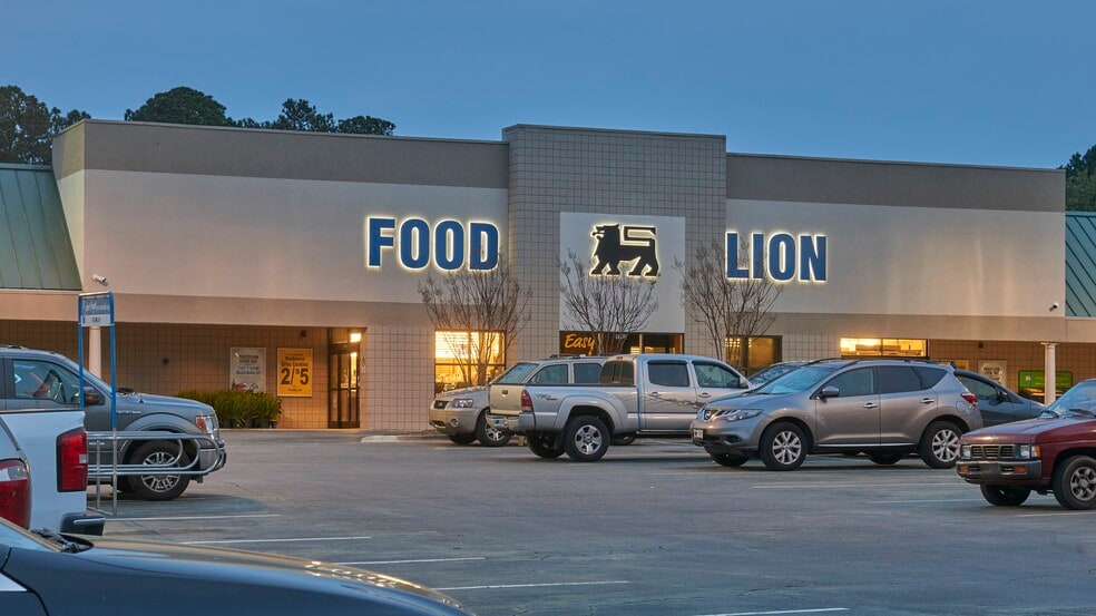 8300-8320 Litchford Rd, Raleigh, NC for lease - Building Photo - Image 2 of 9