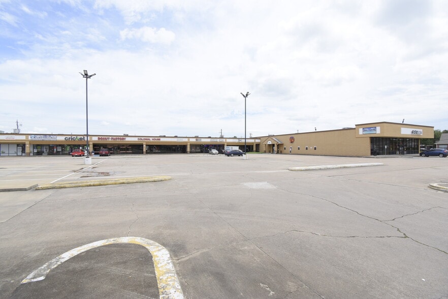 1101-1139 S Broadway St, La Porte, TX for lease - Building Photo - Image 3 of 25