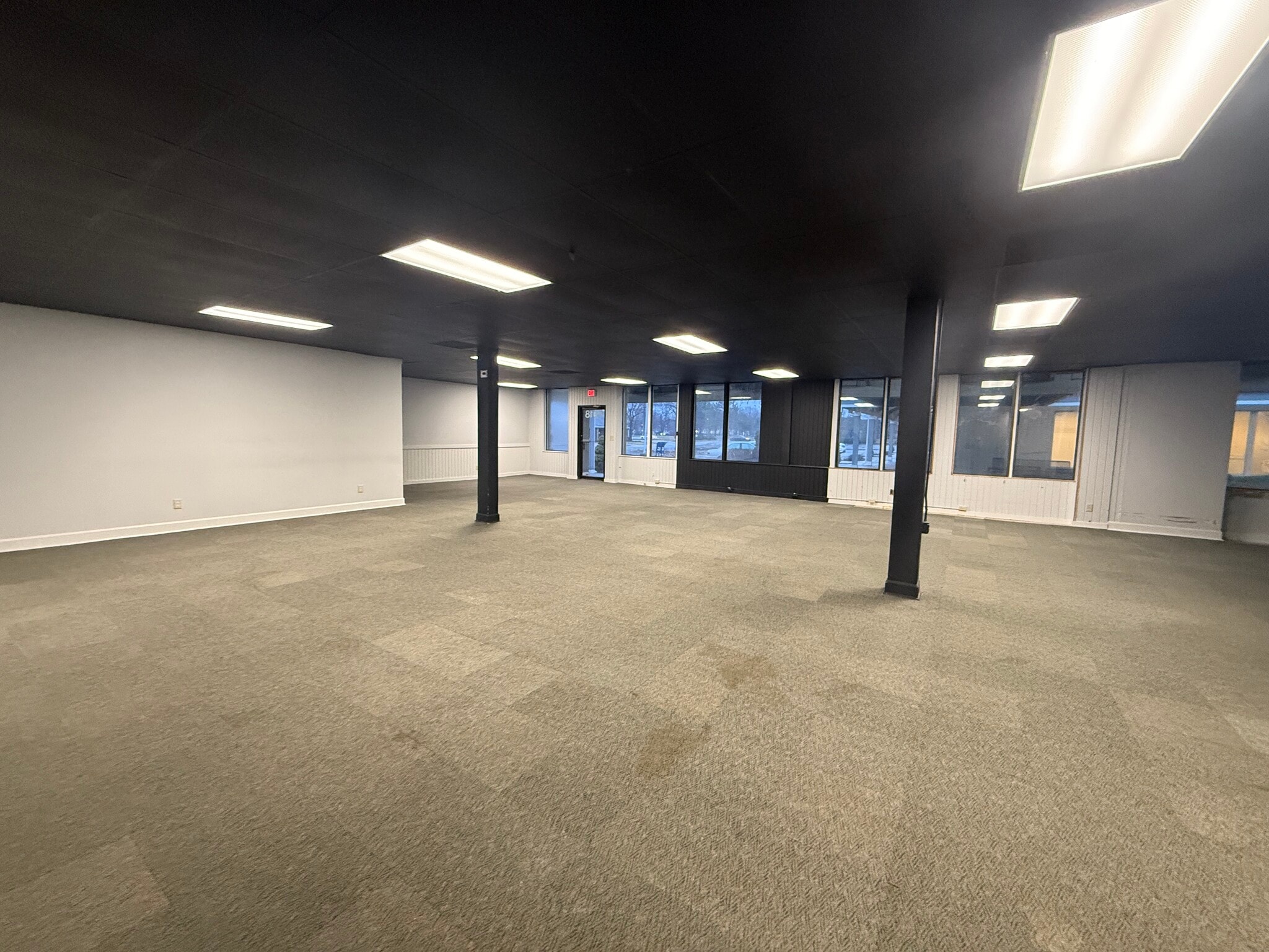 7936-7936 Quivira Rd, Lenexa, KS for lease Building Photo- Image 1 of 9