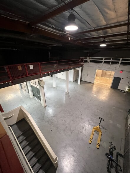 3501 W Garry Ave, Santa Ana, CA for lease - Primary Photo - Image 1 of 24