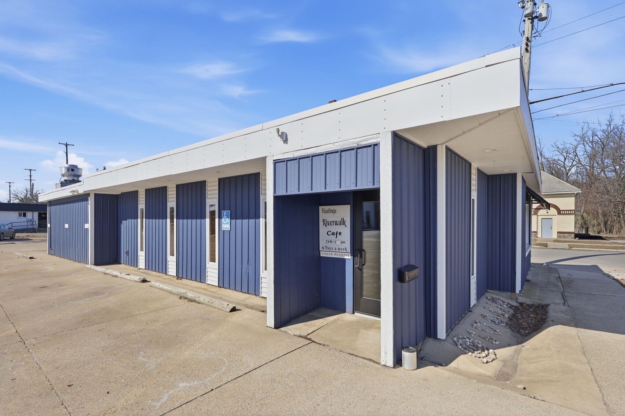 228 N Jefferson St, Hastings, MI for sale Primary Photo- Image 1 of 32