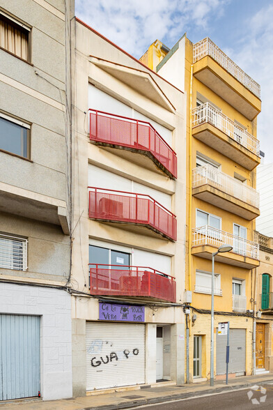 Commerce de détail dans Badalona, BAR à louer - Photo du bâtiment - Image 3 de 3