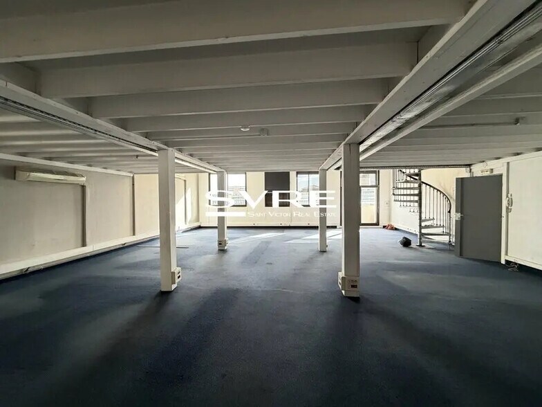 Retail in Marseille for lease - Interior Photo - Image 1 of 8