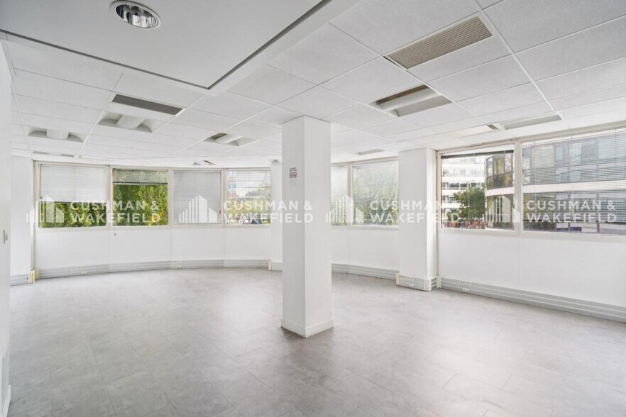 Bureau dans Issy-les-Moulineaux à louer - Photo intérieure - Image 3 de 14