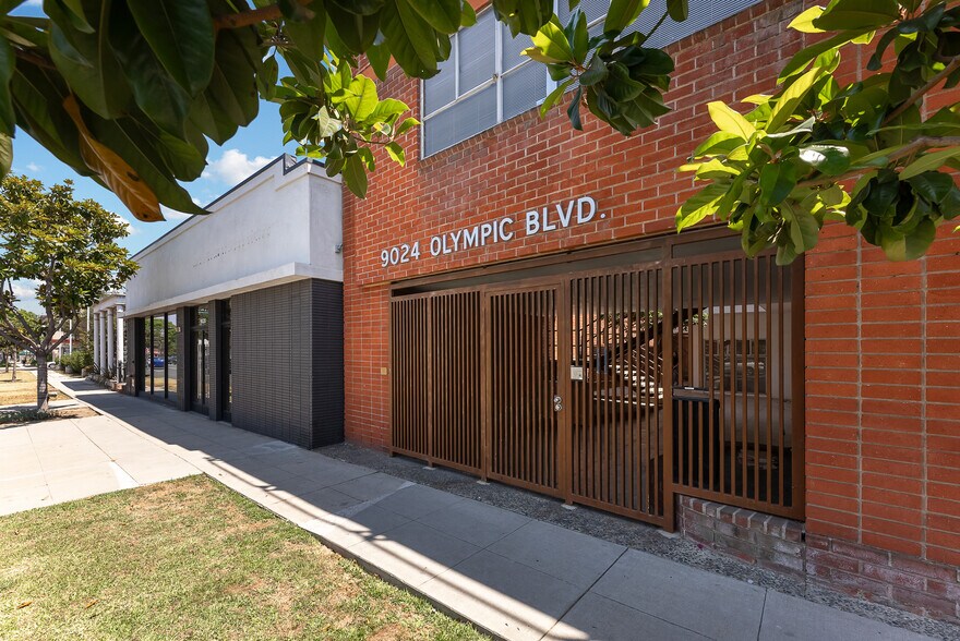 9024 W Olympic Blvd, Beverly Hills, CA à louer - Photo du bâtiment - Image 3 de 35